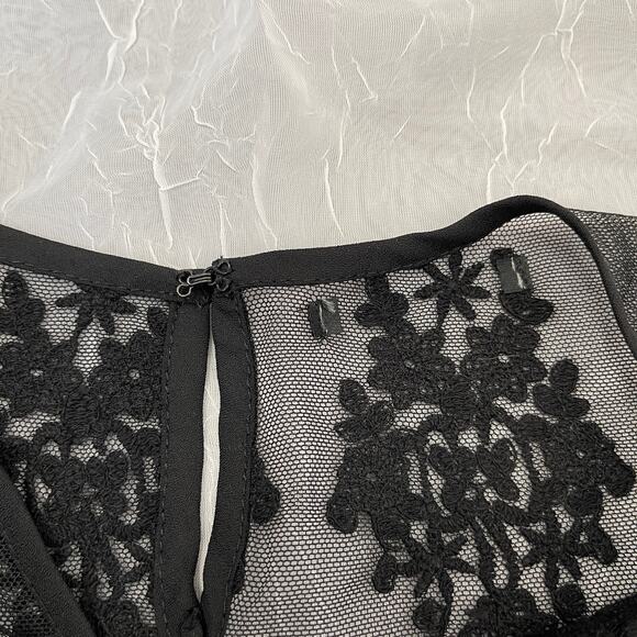 Black Sheer Mesh Knit Lace T Shirt Scalloped Hem Forever 21 Size Small - Picture 14 of 16